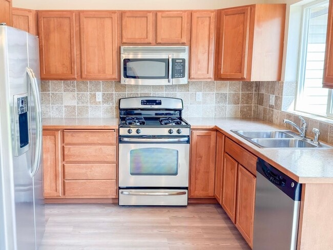 Building Photo - Amazing single level Rancher in Post Falls