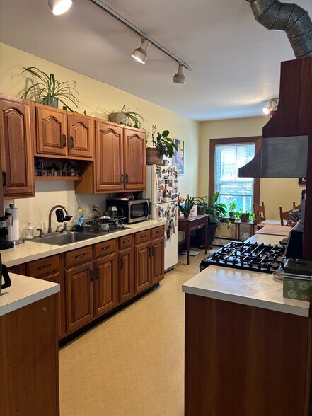 Building Photo - 29 Pratt St