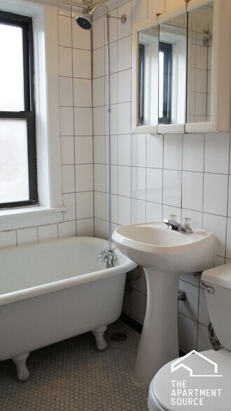 Building Photo - 3304 W Schubert Ave