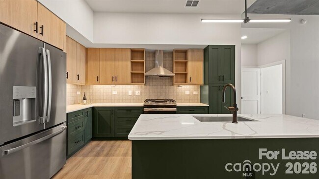 Building Photo - 124 E Kingston Ave