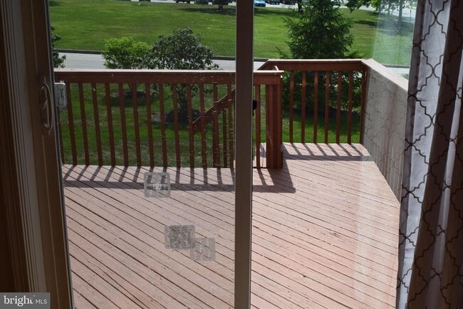 Building Photo - 713 Whitetail Cir