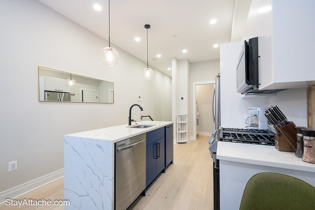 Building Photo - 2301 Ontario Rd NW