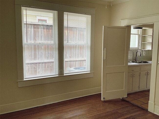 Building Photo - 1322 Harvard St