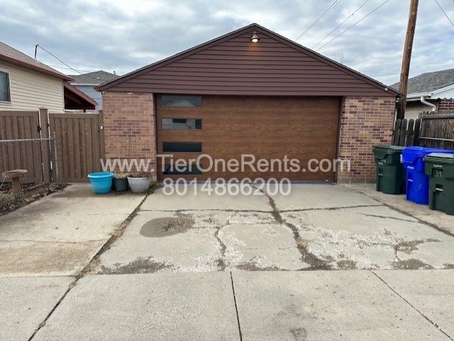 Building Photo - This property offers a NO DEPOSIT option available for qualified renters!