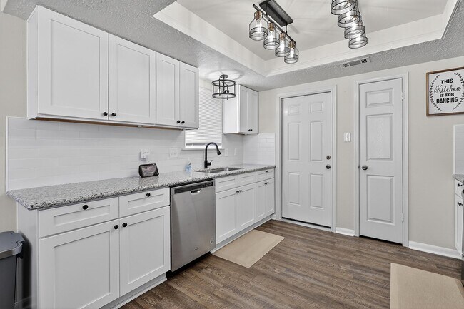 Building Photo - 9514 Marblemount Dr