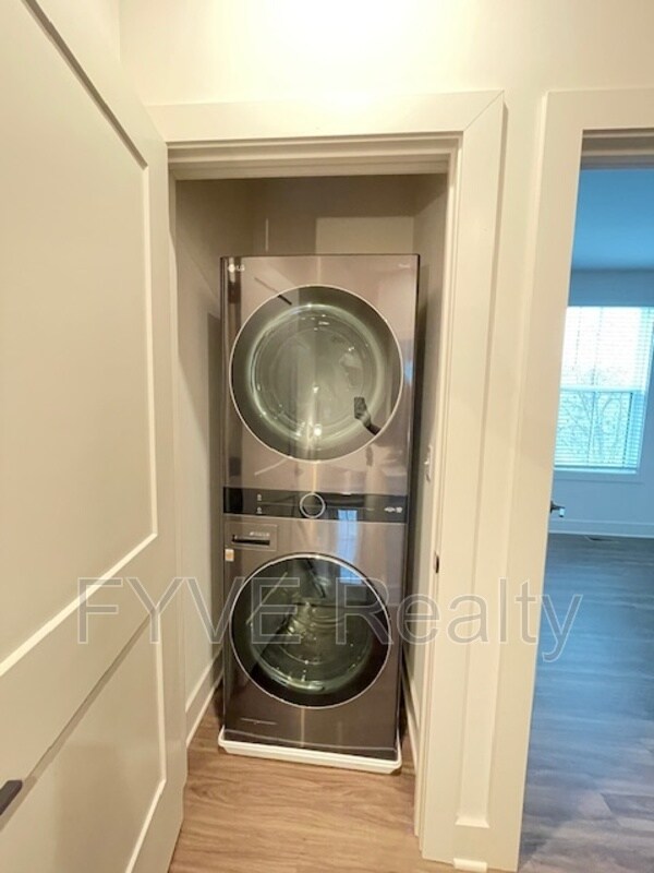 Building Photo - 194 Chestnut Cir