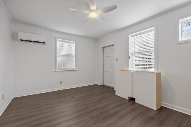 Building Photo - "Charming 1-Bed Gem at 509-511 Cape Ave, Raleigh – Your Cozy Retreat Awaits!"