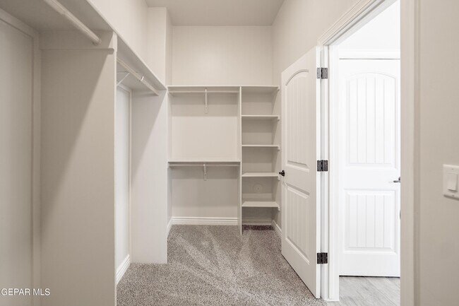 Building Photo - 13368 Emerald Glass Dr