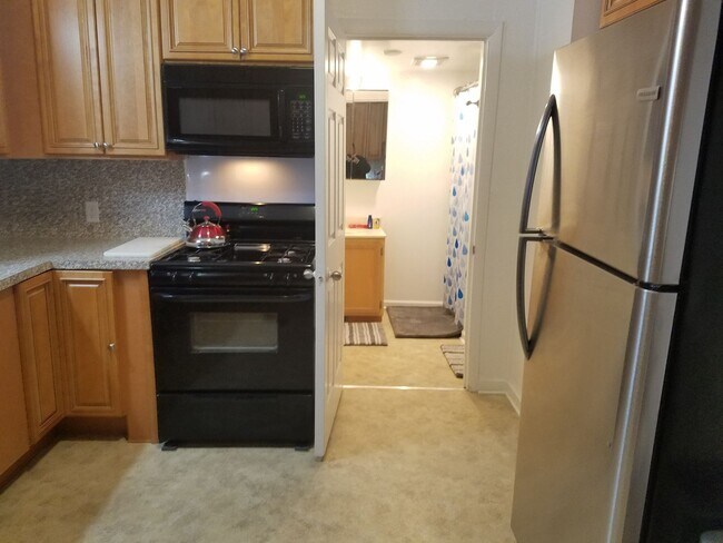 Building Photo - Downtown 2 Story Cottage Monthly Grand Rapids Rental