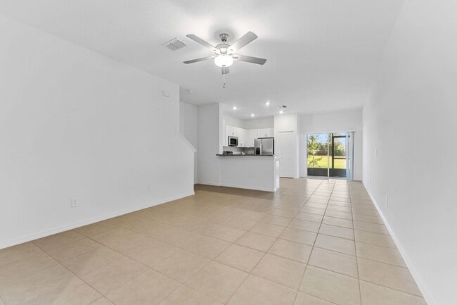 Building Photo - Luxury 3 BR + LOFT/2.5BA/1 Car Garage Luxury Townhome in the highly desirable GATED community of ...