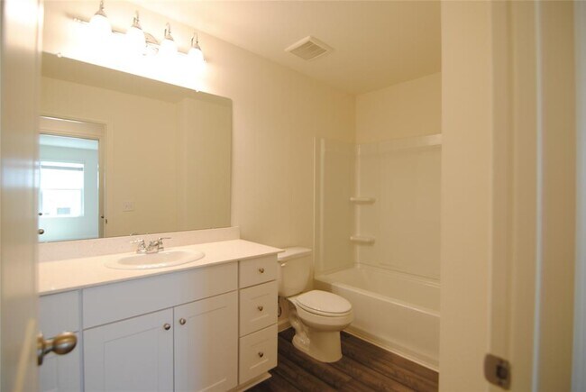 Building Photo - 1033 Lacebark Pne Ln