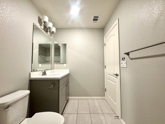 Building Photo - 202 Agustin Narvaez St