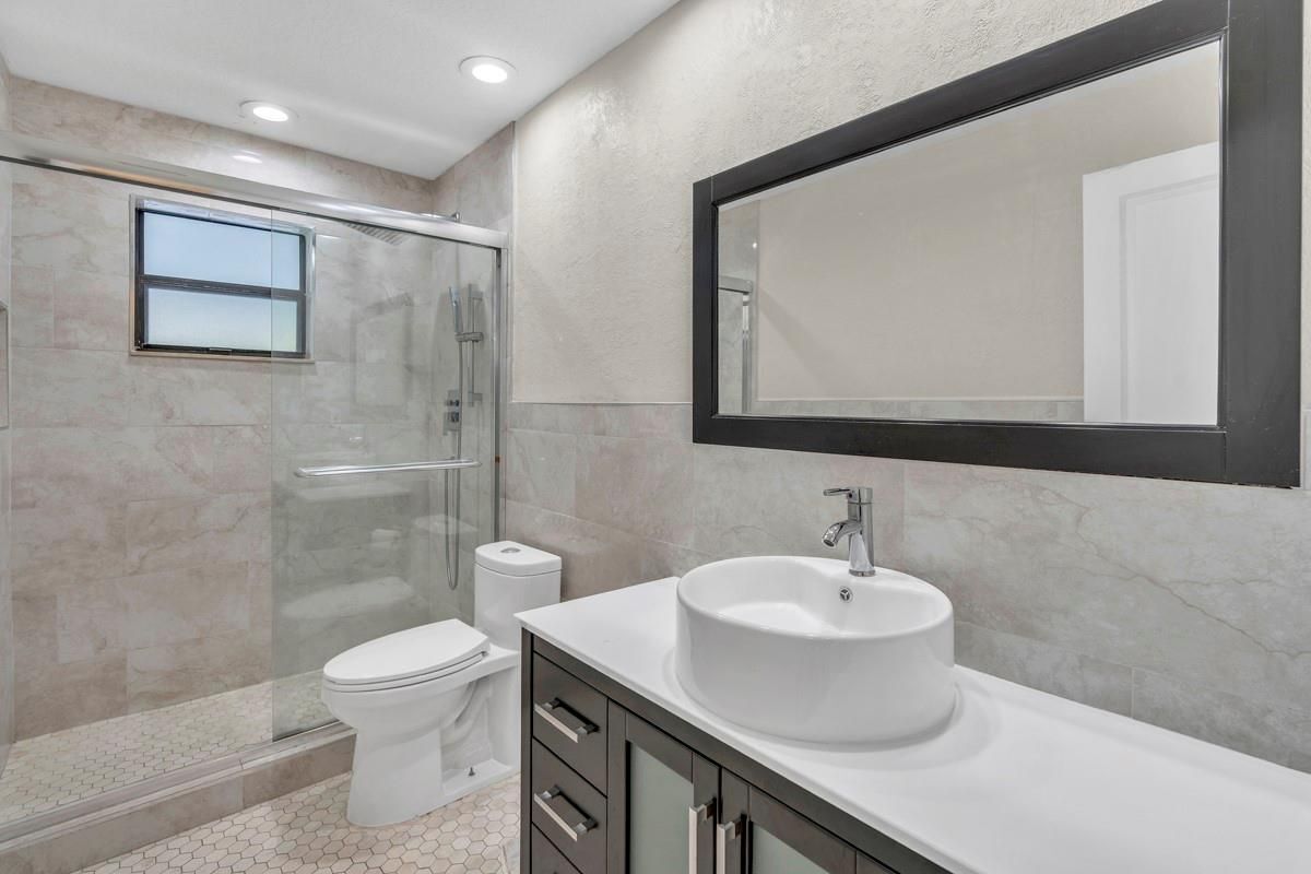 Building Photo - 290 NW 65th Ave