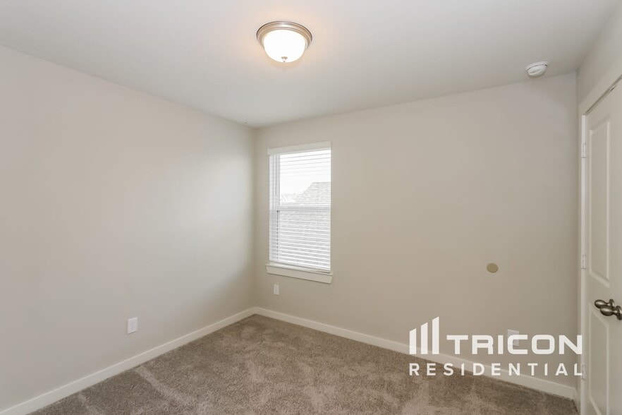 Building Photo - 2451 Cohorn Trl