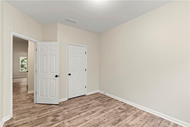 Building Photo - 119 Wetherbrooke Ln SE