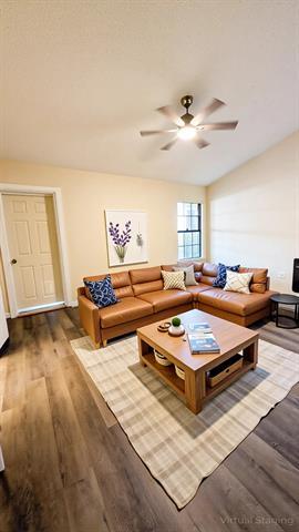 Building Photo - 2204 Crestmeadow St