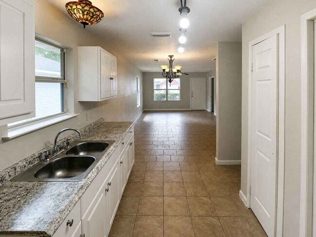 Building Photo - 11919 Greenmesa Dr