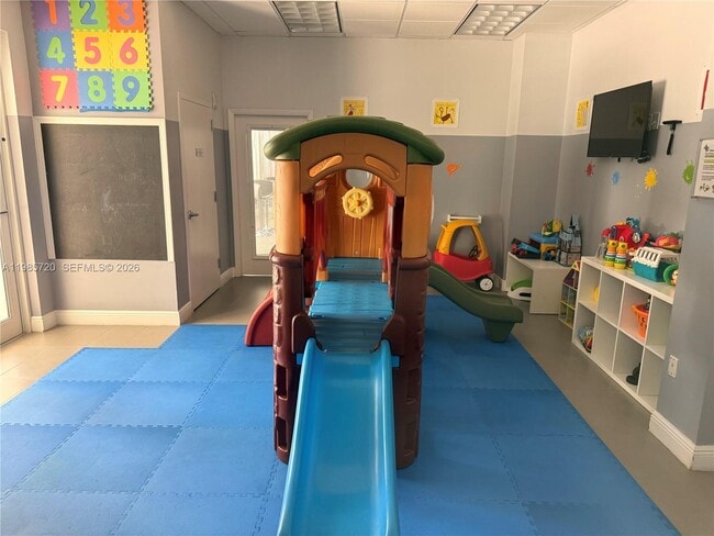 Building Photo - 1200 Brickell Bay Dr