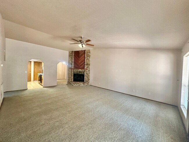 Building Photo - 3550 N Verdugo Rd