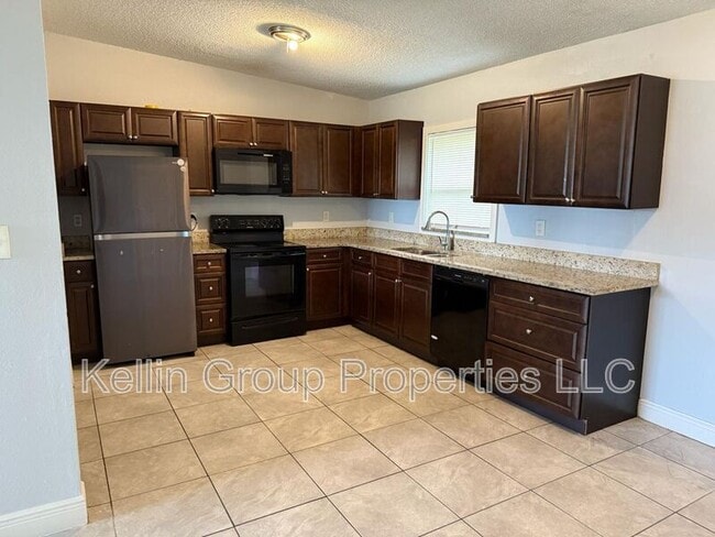 Building Photo - 1142 Carefree Cove Dr