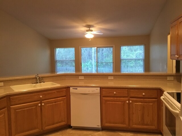 Building Photo - 245 Johns Glen Dr