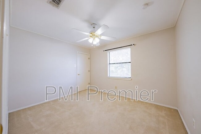 Building Photo - 471 Caviness Dr