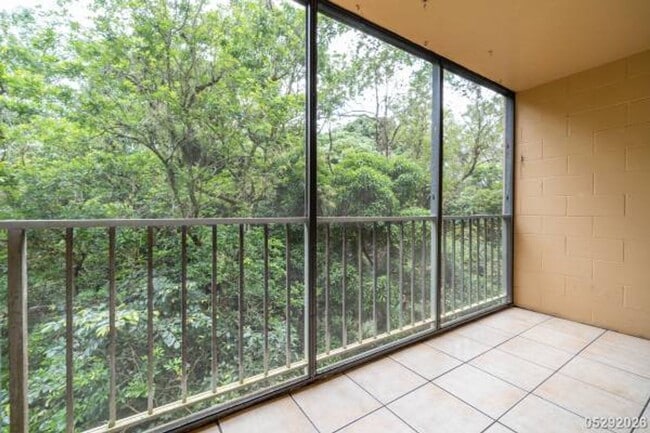 Building Photo - $2,550 / 2br - 793ft2 - Maintained and Freshly Painted 2BR/1BA/2PKG unit in Waikalani Woodland (M...