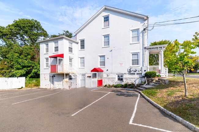 Building Photo - 104 East Ave