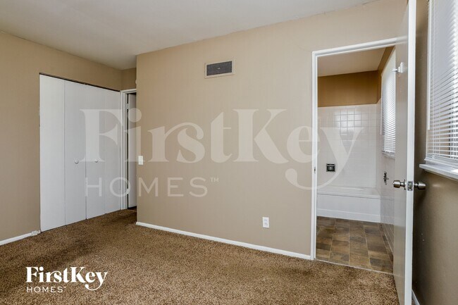 Building Photo - 10201 Pannell Dr