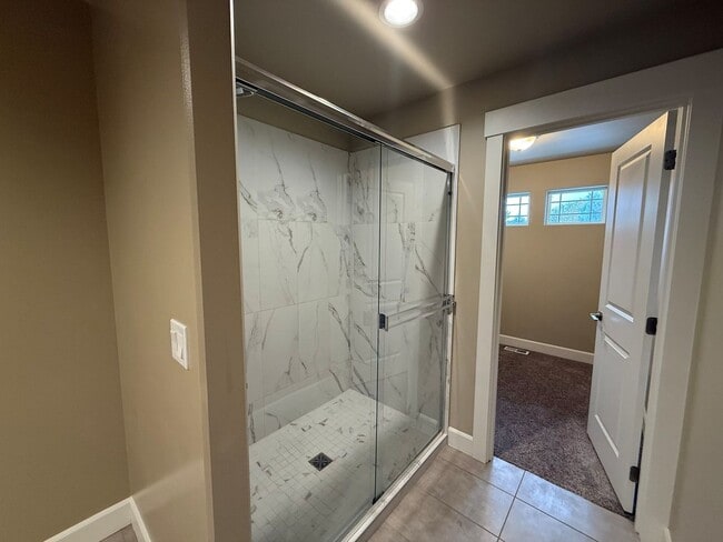 Building Photo - 15081510