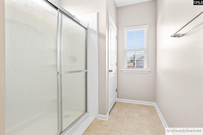 Building Photo - 825 Burnview Ln