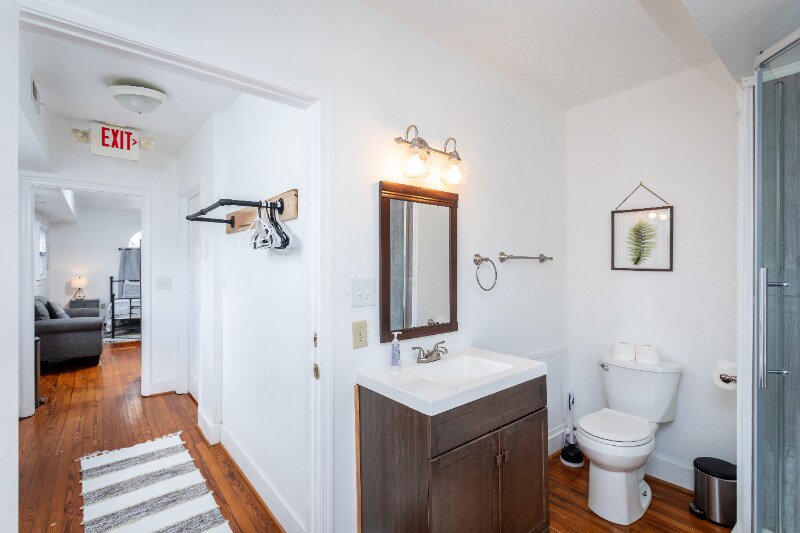 Building Photo - 600 E Main St