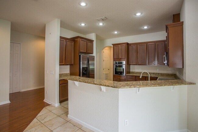 Building Photo - 3876 Shoreview Dr