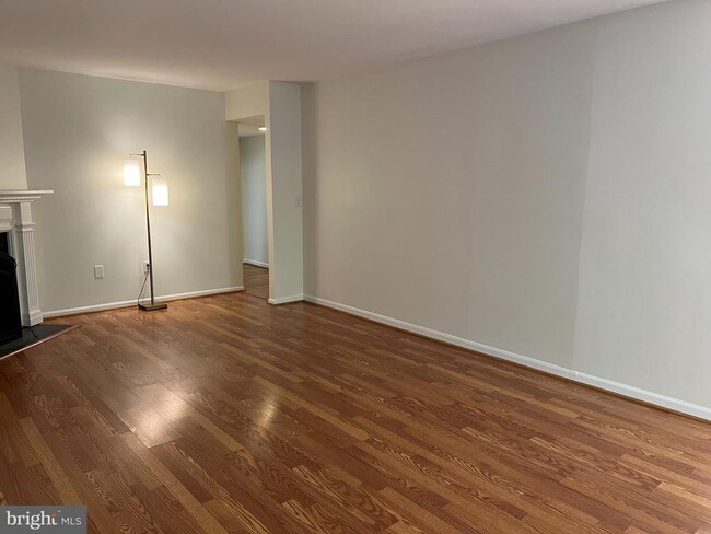 Building Photo - 11400 Turnmill Ln