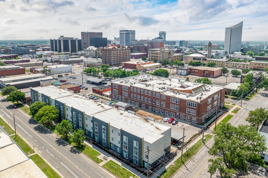 Downtown Living - 2 styles - The Flats 324