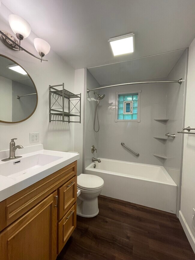 Refinished Bathroom - 726 Orchard Hill Dr
