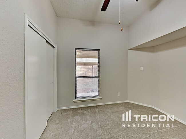 Building Photo - 1637 Woodhall Way