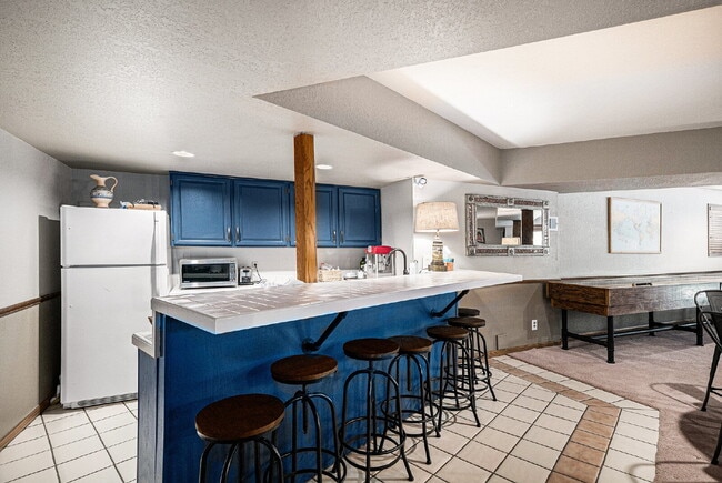 Building Photo - "Spacious 4-Bedroom Retreat with 3.5 Baths...