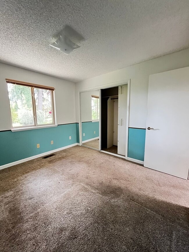 Building Photo - Gorgeous 3 BD 2.25 BA Home on 2 Acres!