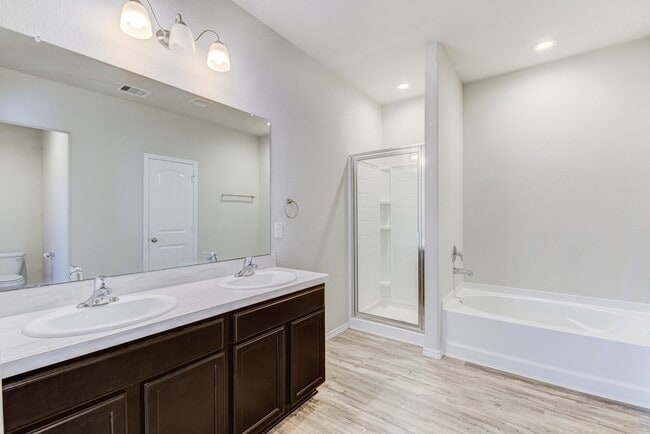 Building Photo - 20923 Corisande St