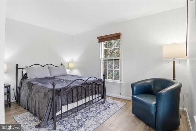 Building Photo - 12845 Mill Brook Ct