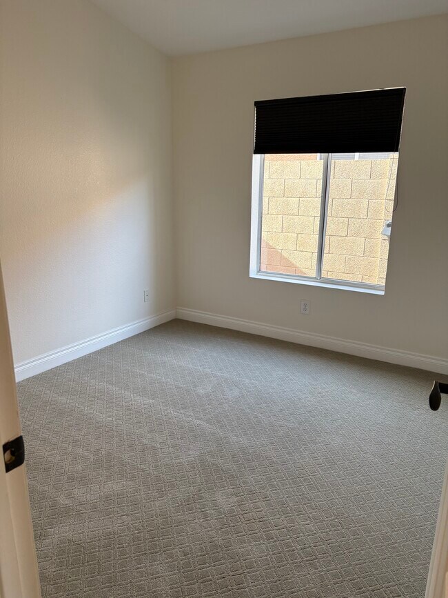 Building Photo - 7260 E Softwind Dr