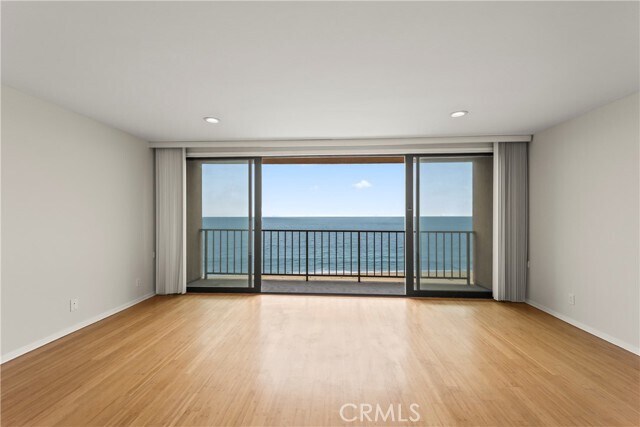 Building Photo - 721 Esplanade