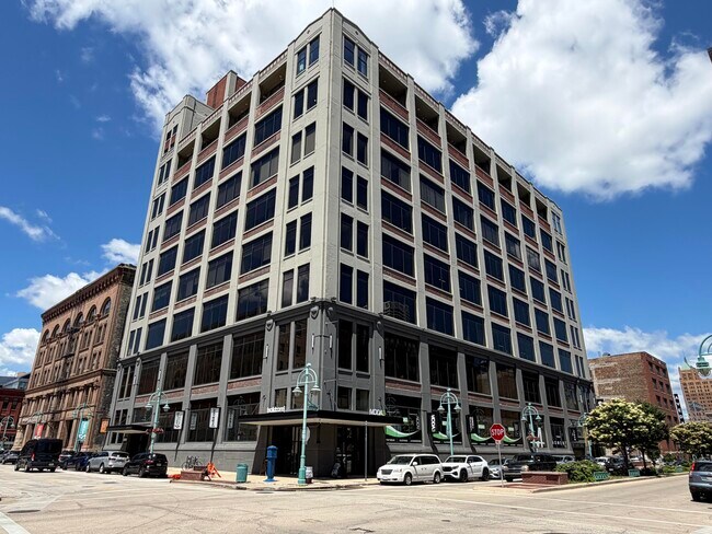 Building Photo - 320 E Buffalo St