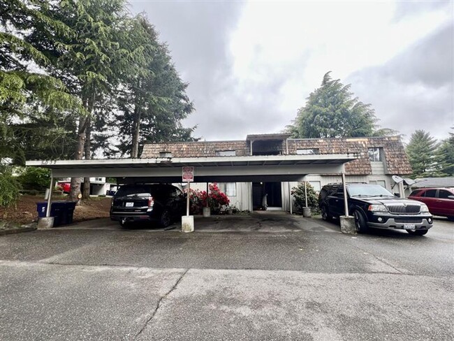 Primary Photo - Upper-Floor Unit in Fourplex near Tacoma Mall