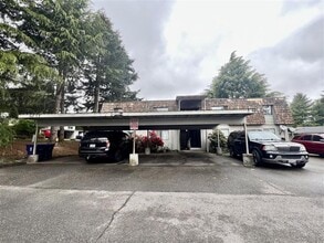 Building Photo - Upper-Floor Unit in Fourplex near Tacoma Mall