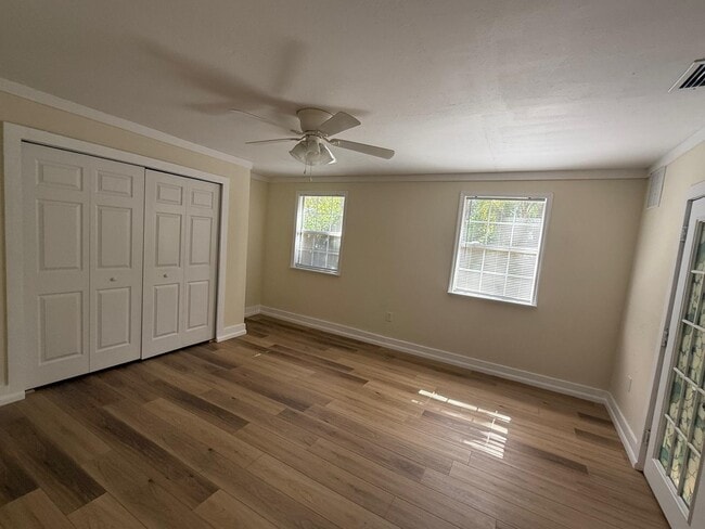 Building Photo - 2031 Charter Oaks Dr