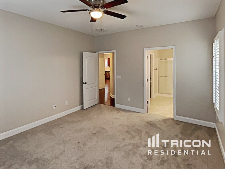 Building Photo - 5766 Woodside Forest Trail