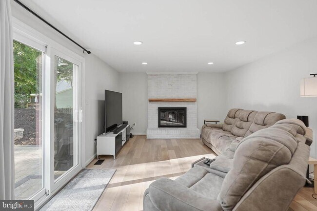 Building Photo - 8347 Terra Grande Ave