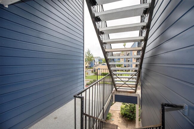 Building Photo - 18511 Egret Bay Blvd